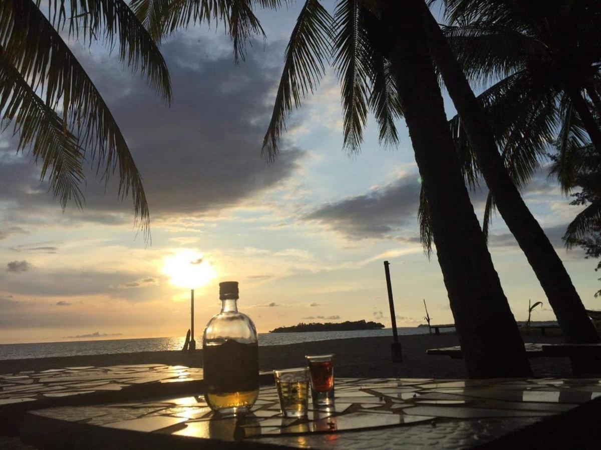 Sunbloom Beachfront Hotel And Restaurant Zambales Sinabacan Bagian luar foto