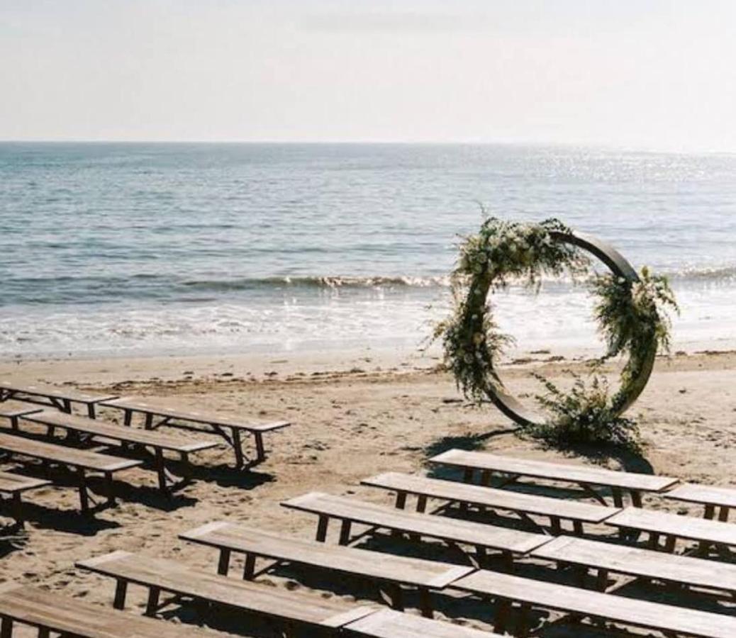 Sunbloom Beachfront Hotel And Restaurant Zambales Sinabacan Bagian luar foto