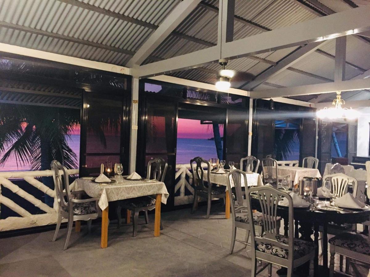 Sunbloom Beachfront Hotel And Restaurant Zambales Sinabacan Bagian luar foto