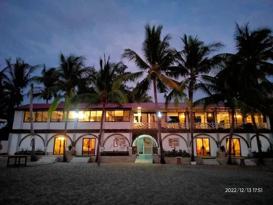 Sunbloom Beachfront Hotel And Restaurant Zambales Sinabacan Bagian luar foto