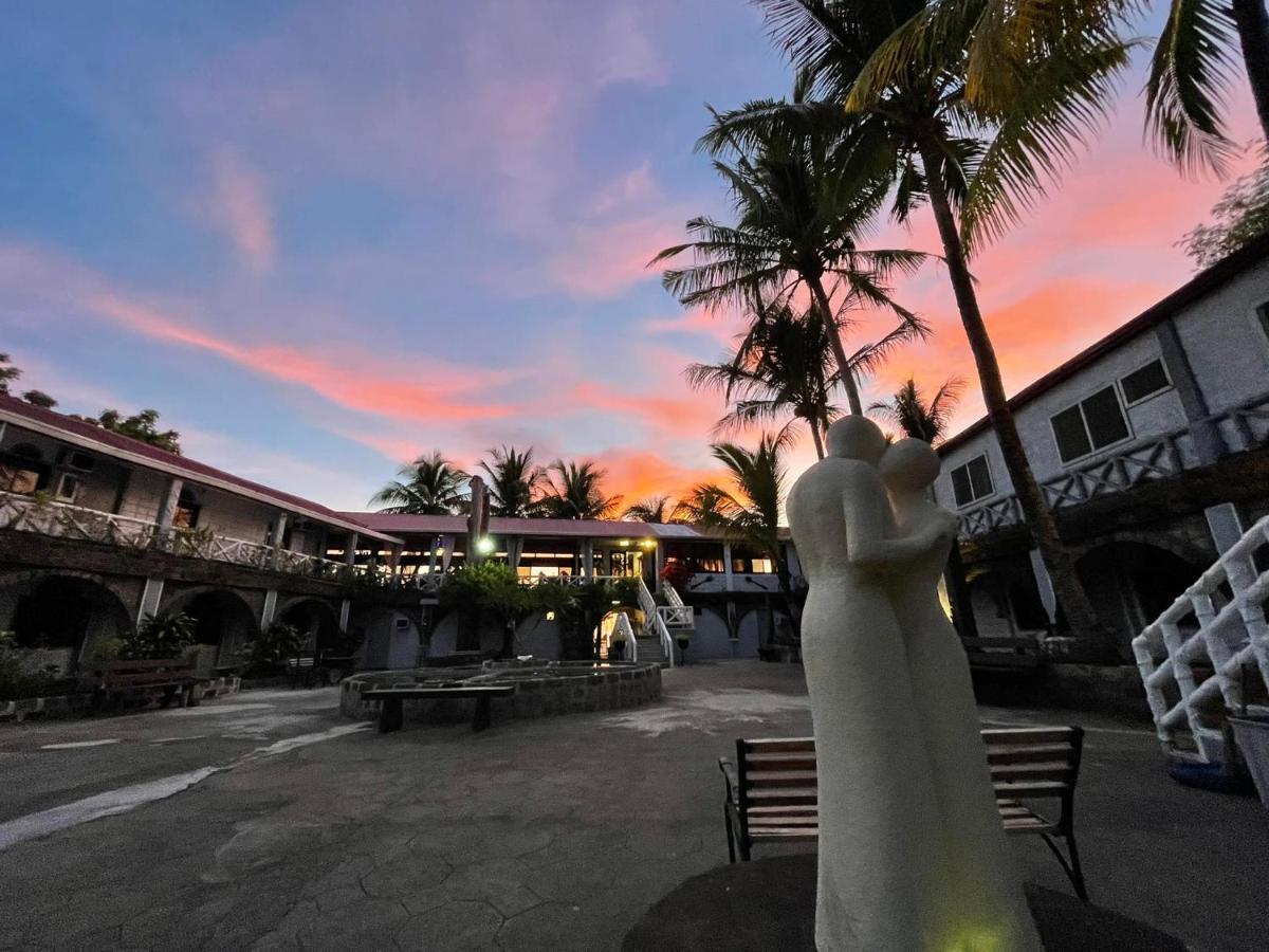 Sunbloom Beachfront Hotel And Restaurant Zambales Sinabacan Bagian luar foto