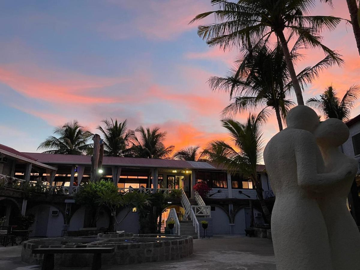 Sunbloom Beachfront Hotel And Restaurant Zambales Sinabacan Bagian luar foto