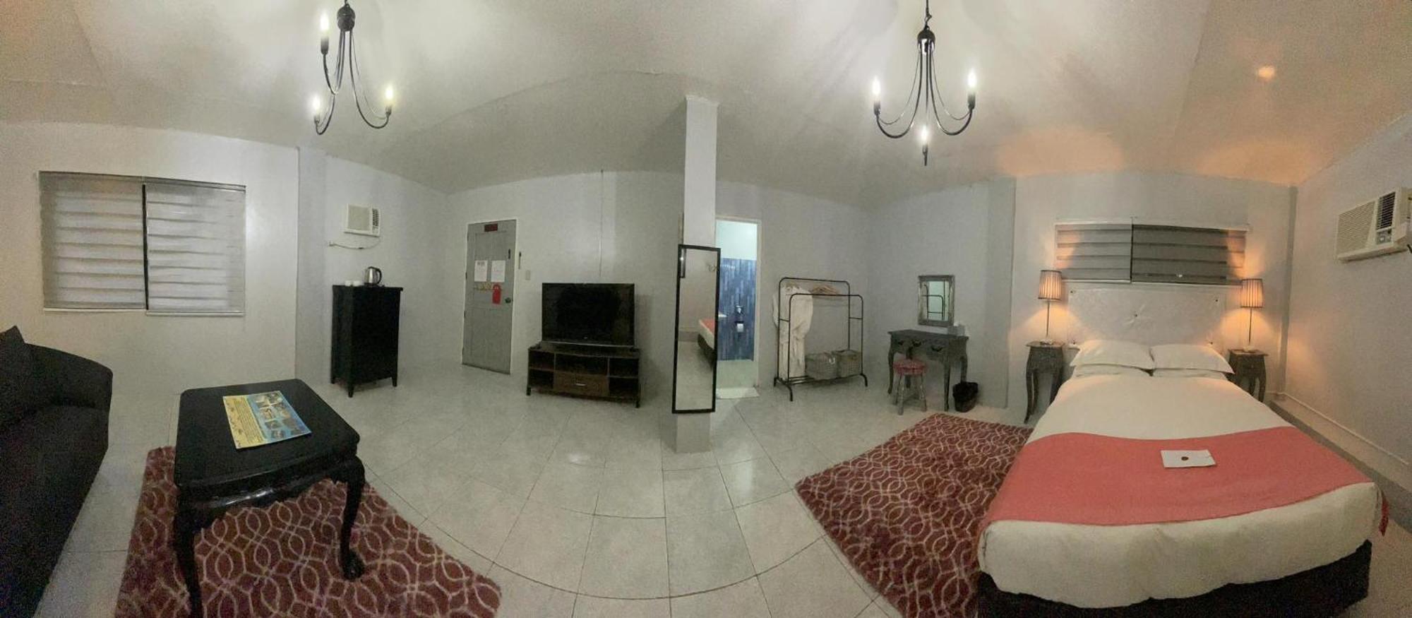 Sunbloom Beachfront Hotel And Restaurant Zambales Sinabacan Bagian luar foto