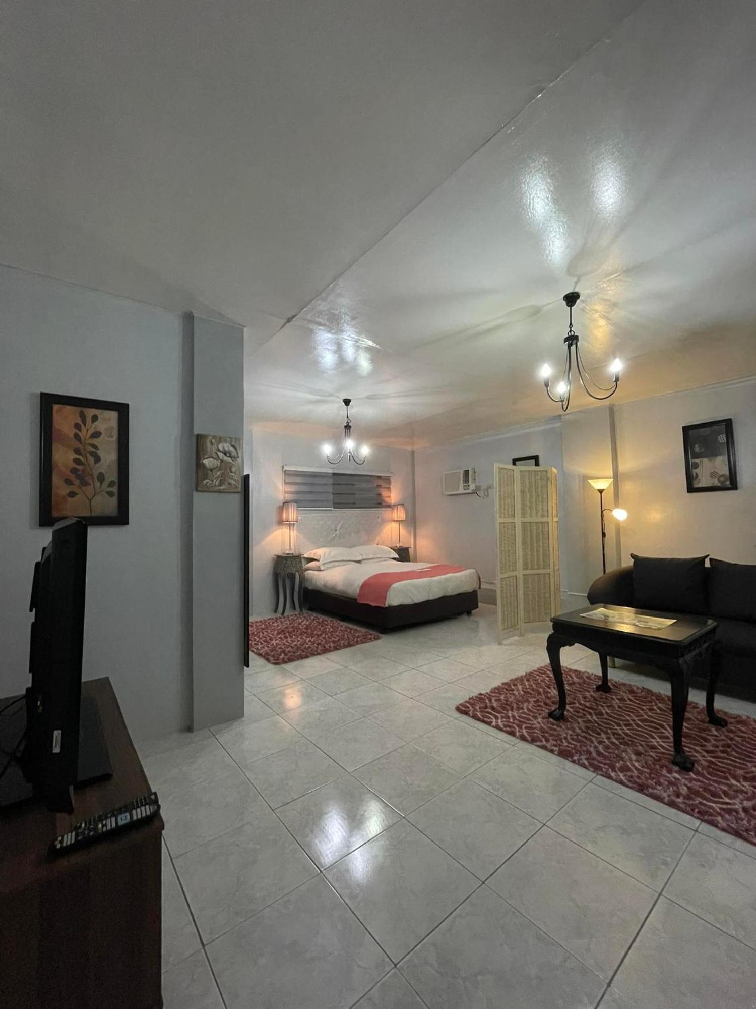Sunbloom Beachfront Hotel And Restaurant Zambales Sinabacan Bagian luar foto