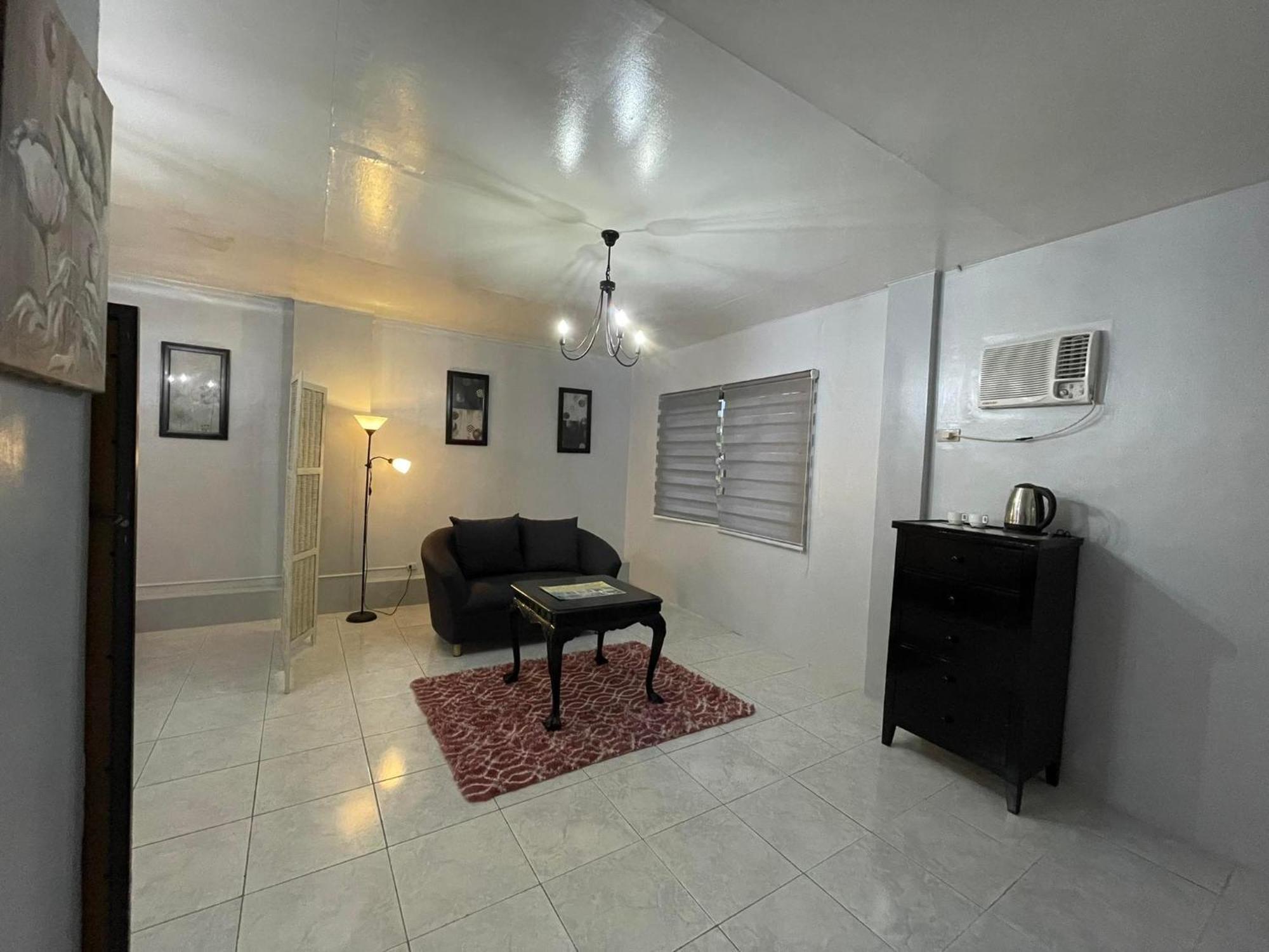 Sunbloom Beachfront Hotel And Restaurant Zambales Sinabacan Bagian luar foto
